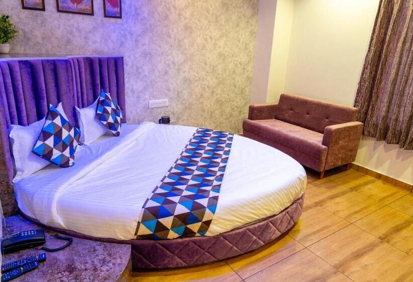 חדר סטנדרט, Lee Grand