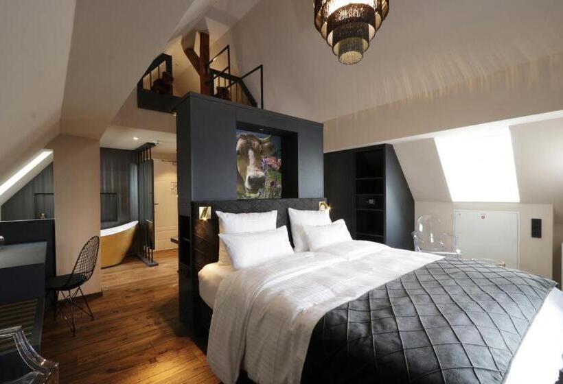 Lüks Aile Odası, Reinhardts