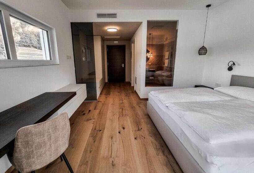 غرفة قياسية مزوَّدة بتراس, Pitla Cuna Eco Relais