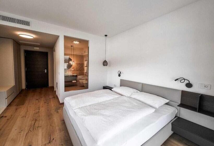 غرفة قياسية, Pitla Cuna Eco Relais