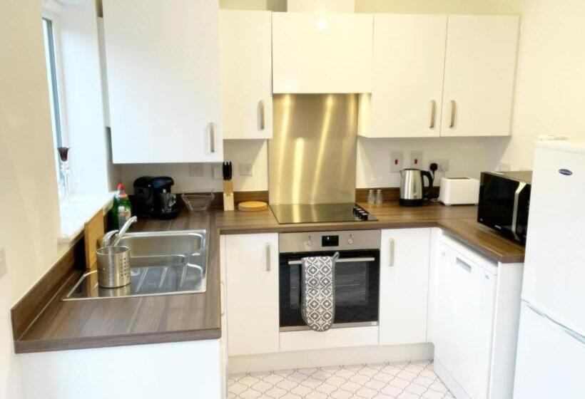 شقة غرفتين, Cosy Family Home   Coventry City Centre   Entire House