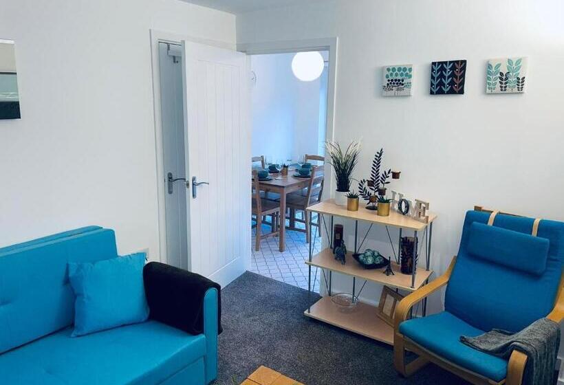 Апартаменты 2 Спальни, Cosy Family Home   Coventry City Centre   Entire House