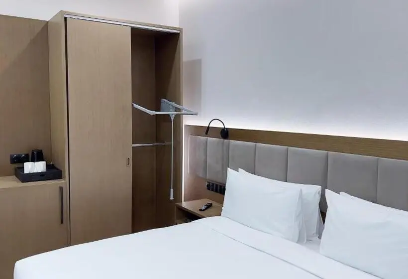 Quarto Standard para Deficientes, Farovon Khiva