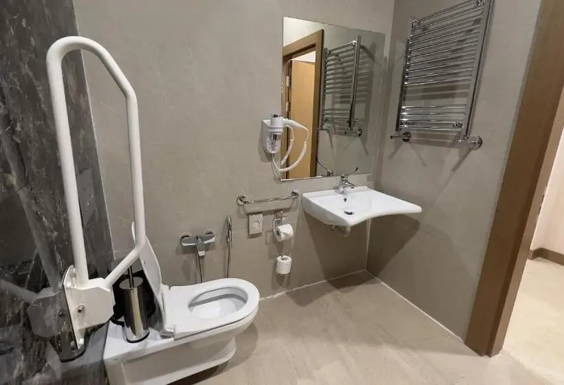 Quarto Standard para Deficientes, Farovon Khiva