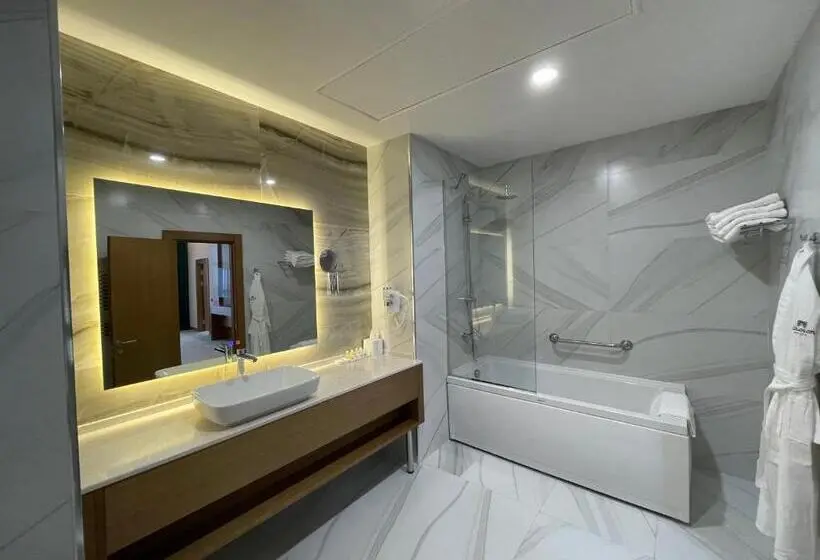 Suite, Farovon Khiva