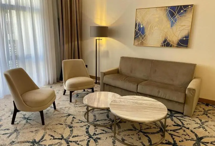 Suite, Farovon Khiva