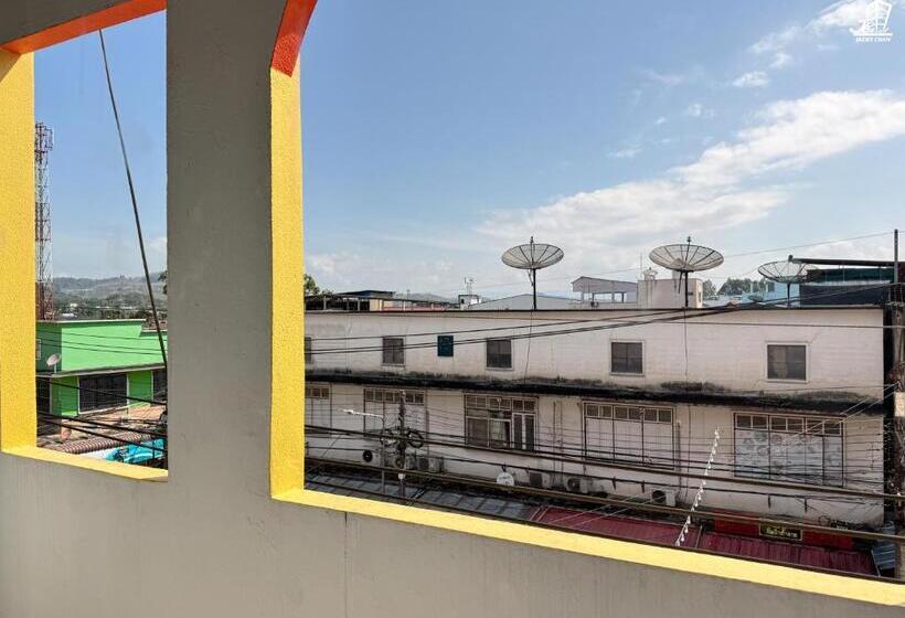 Семейный Номер, Jacky Chan