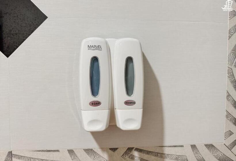 Семейный Номер, Jacky Chan