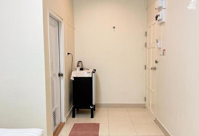 Номер Deluxe, Jacky Chan