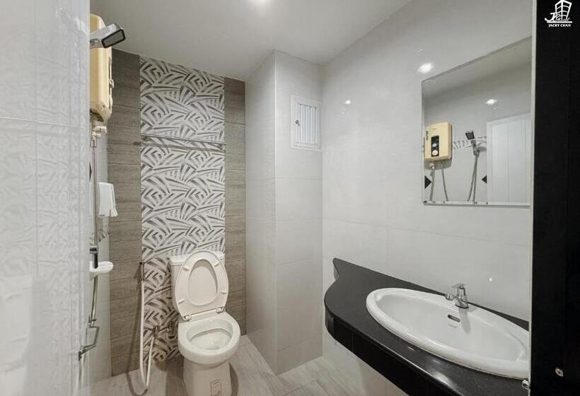 Семейный Номер, Jacky Chan