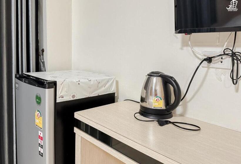 Семейный Номер, Jacky Chan