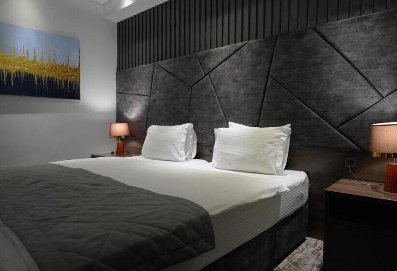 Economy Szoba, Roadside By Khorrot