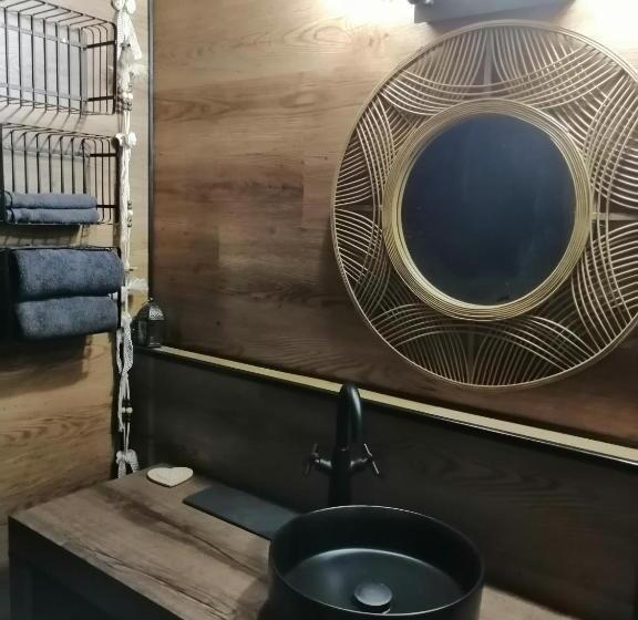 Люкс Вид на Сад, Lapausedegout Piscine Chambres Climatisées Terrasse Ou Patio