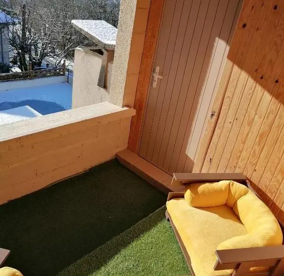 スタンダードインサイドビュールーム, Lapausedegout Piscine Chambres Climatisées Terrasse Ou Patio
