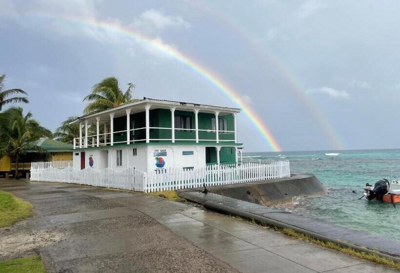 带海景标准四人间, The Wave Hostel Corn Island