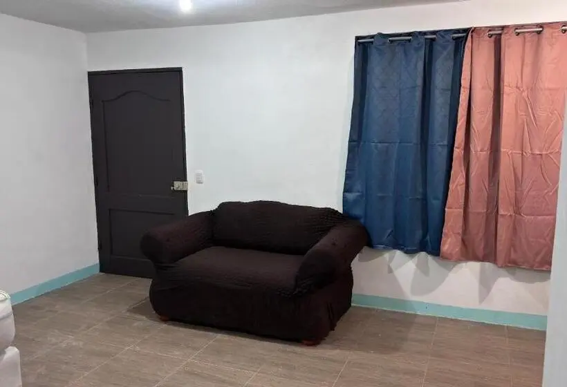 デラックスの４人部屋, The Wave Hostel Corn Island