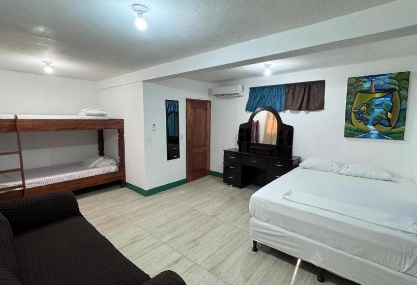 四人豪华间, The Wave Hostel Corn Island