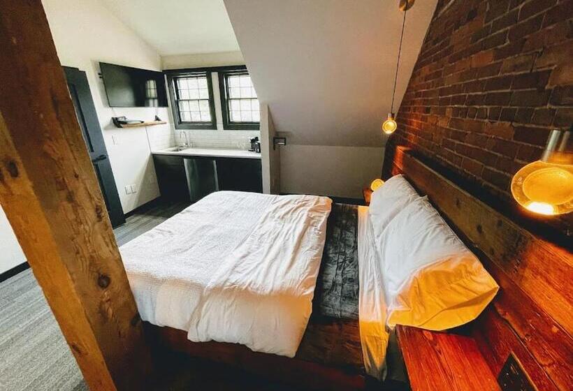 디럭스 스위트, Gamble Mill