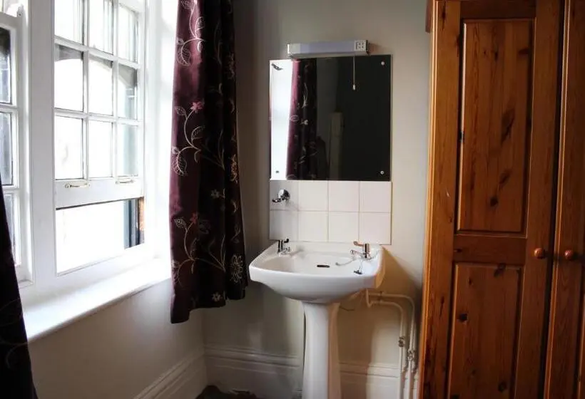 Standard Room Shared Bathroom, The Crabtree Inn