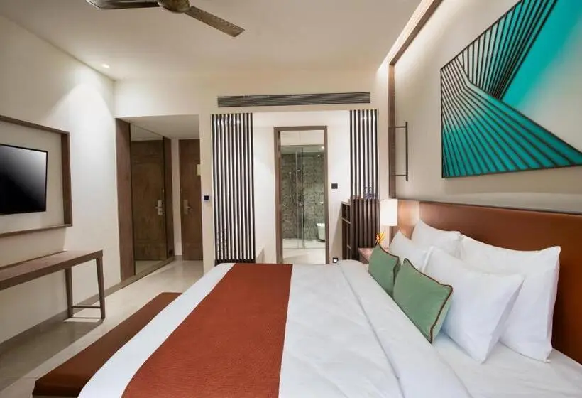 キングサイズベッドのスタンダードルーム, Amoravida By 7 Apple Resorts, Goa