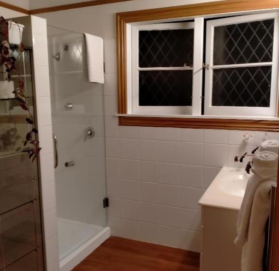 Deluxe Suite King Bed, Amberly House Rotorua