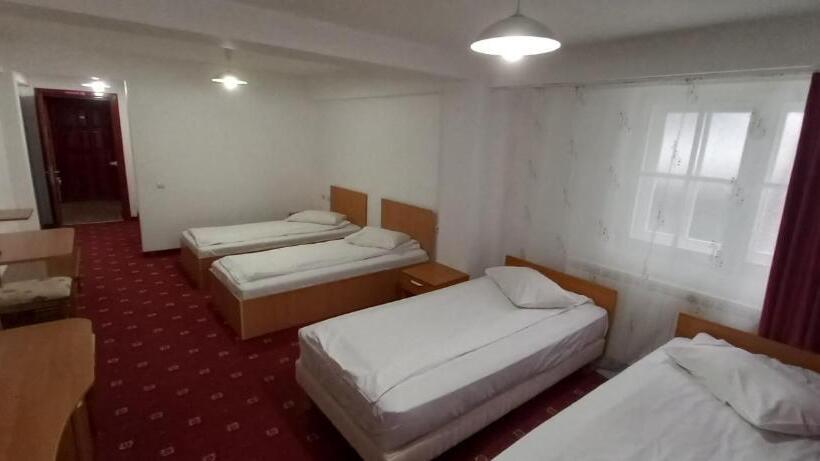 スタンダード4人部屋, Mountain Breeze