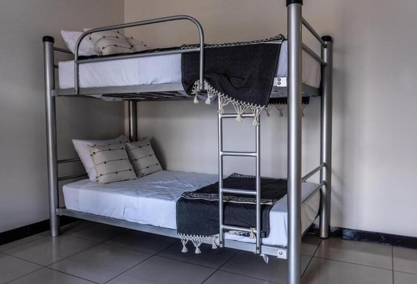 Кровать в Общей Комнате, Esencia Hostel Terminal Oaxaca