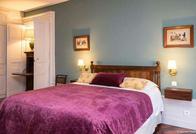 غرفة قياسية مزوَّدة بتراس, Chateau De Maillat