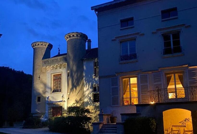 جناح عائلي, Chateau De Maillat