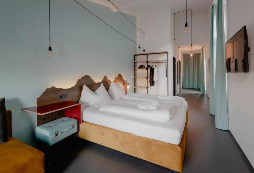 Номер Стандарт с Балконом, Bett & Berg Bad Ischl, Self Check In