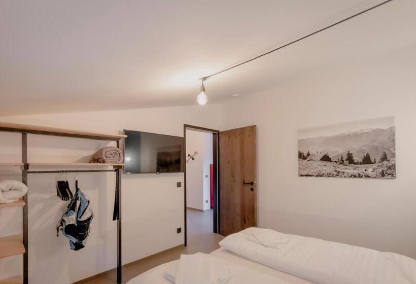Апартаменты 1 Спальня с Балконом, Bett & Berg Bad Ischl, Self Check In