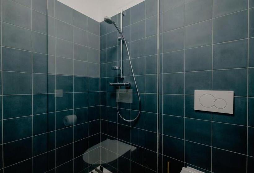 Номер Стандарт с Балконом, Bett & Berg Bad Ischl, Self Check In