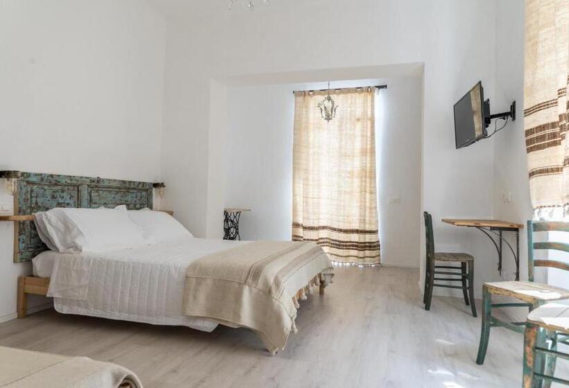 اتاق لوکس با بالکن و چشمانداز دریا, Agriturismo Belvedere 9