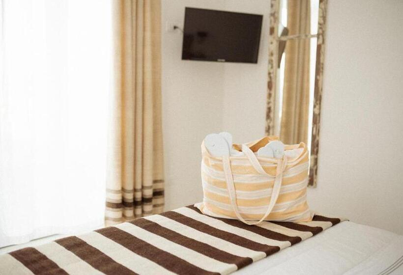 اتاق استاندارد با بالکن و چشمانداز دریا, Agriturismo Belvedere 9