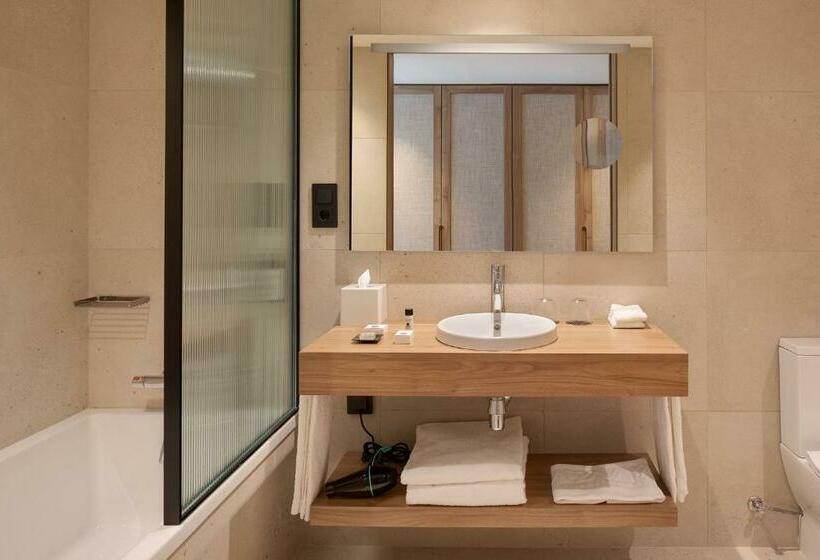 Номер Стандарт Трехместный, Atzavara Hotel & Spa