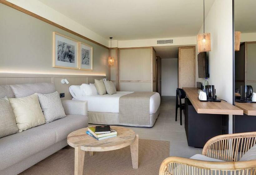 Четырехместный Номер Стандарт, Atzavara Hotel & Spa