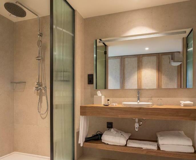 Четырехместный Номер Стандарт, Atzavara Hotel & Spa