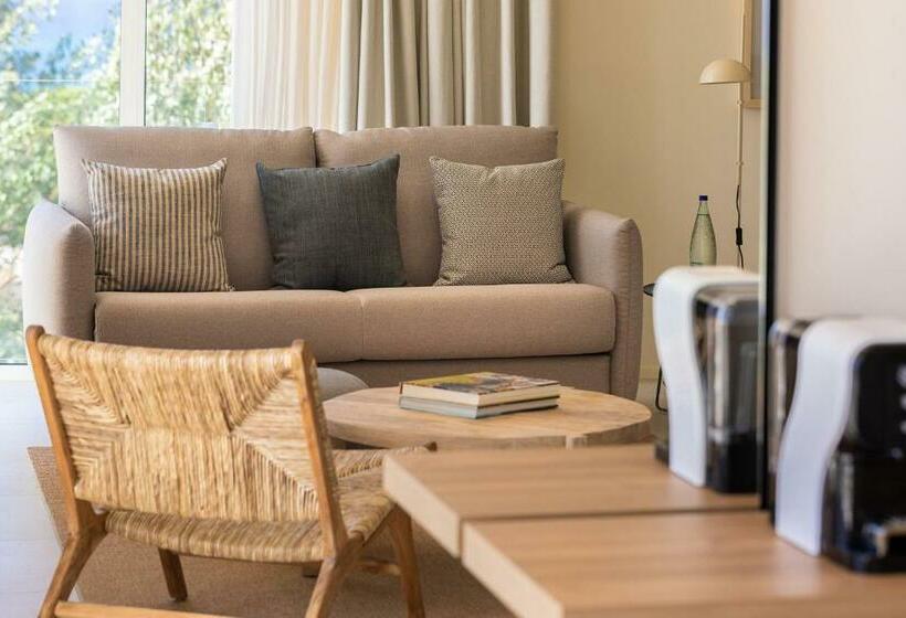 Полулюкс, Atzavara Hotel & Spa