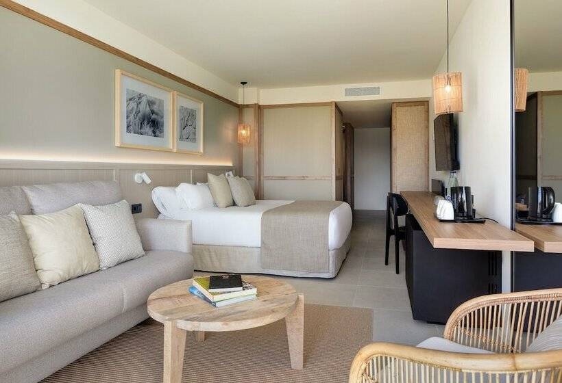 Четырехместный Номер Стандарт, Atzavara Hotel & Spa