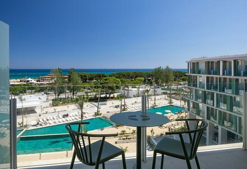 Трехместный Номер Премиум, Atzavara Hotel & Spa