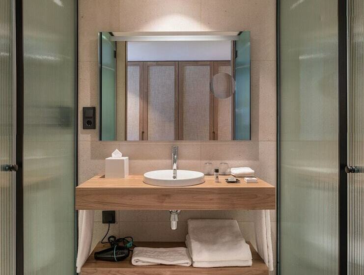 Номер Стандарт Трехместный, Atzavara Hotel & Spa