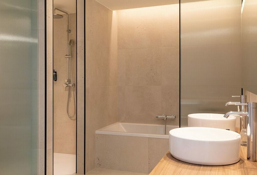 Полулюкс, Atzavara Hotel & Spa