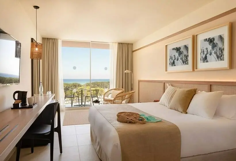 プレミアムトリプルルーム, Atzavara Hotel & Spa
