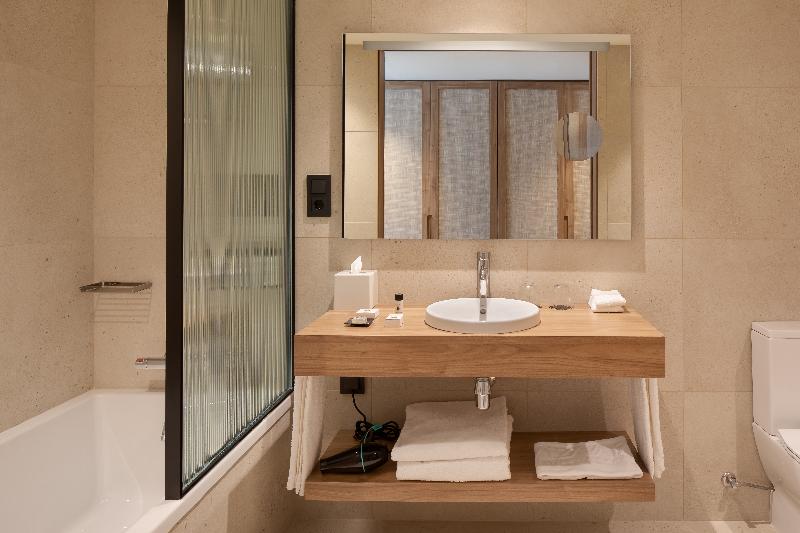 Номер Стандарт Трехместный, Atzavara Hotel & Spa