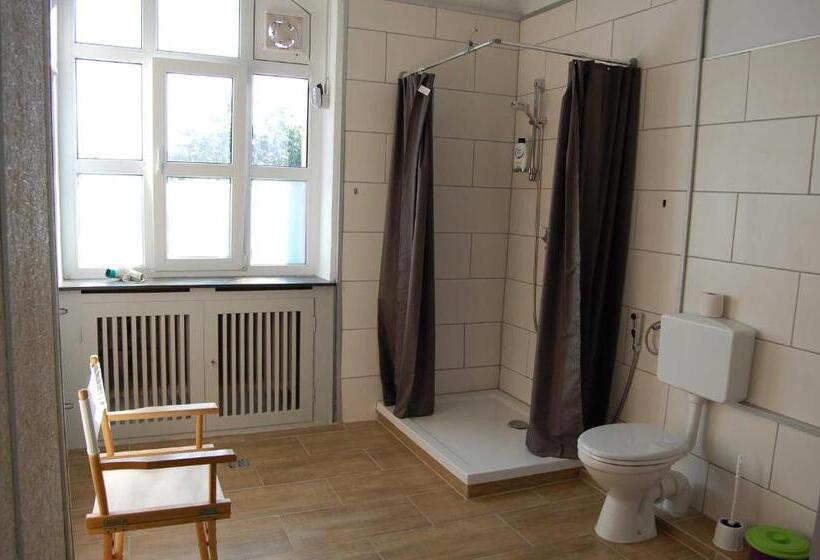 Семейный Номер Совместный Санузел, Oberzent Hostelstyle Nur Für Aktive Touristen