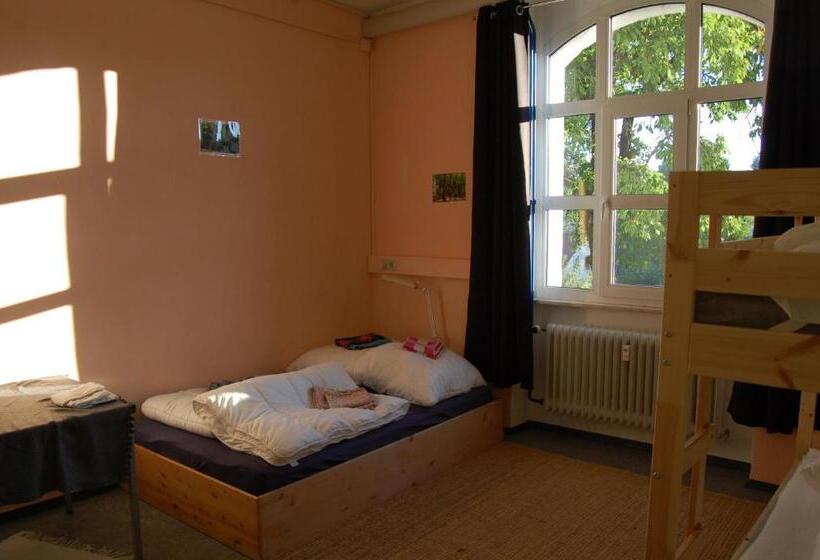 浴室共有ファミリールーム, Oberzent Hostelstyle Nur Für Aktive Touristen