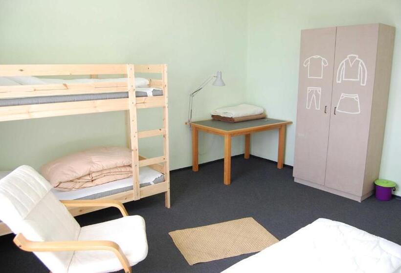 浴室共有ファミリールーム, Oberzent Hostelstyle Nur Für Aktive Touristen