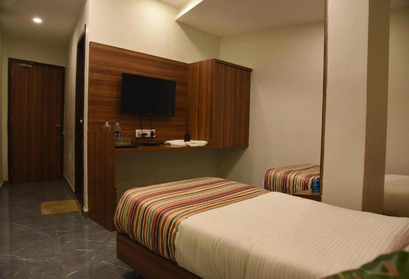 Quarto Deluxe, Rajpath Inn