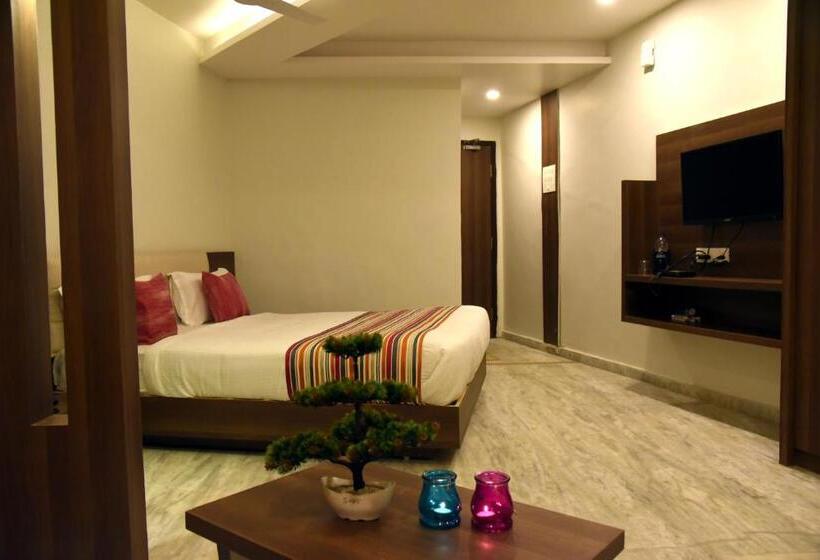 Номер Стандарт, Rajpath Inn