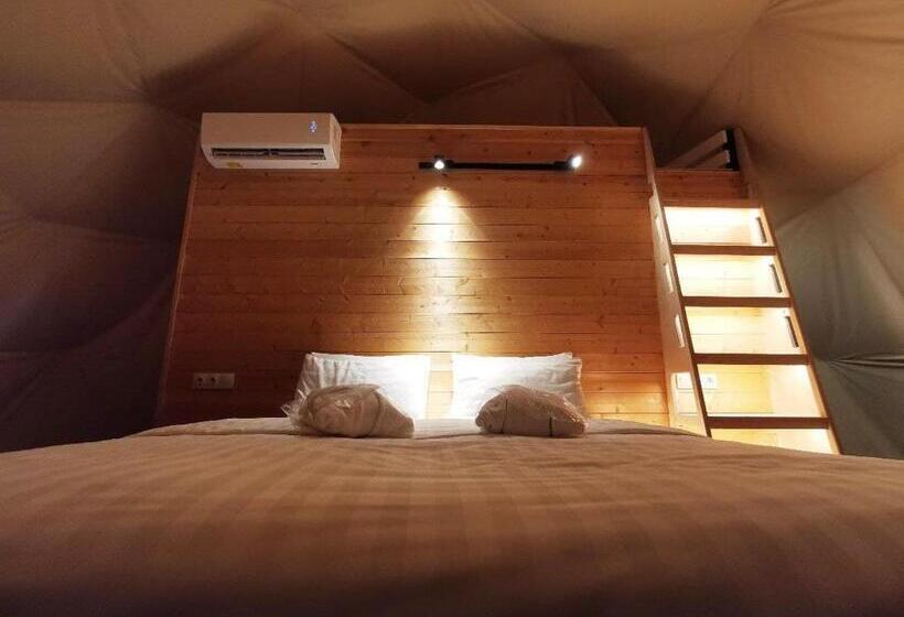 بانگلوی لوکس, Jewelberry Glamping Hotel Tbilisi